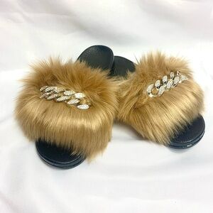 Fluffy Fashion Slides